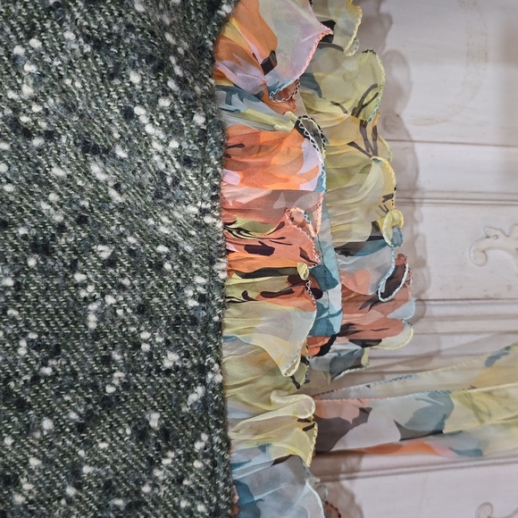 Dolce & Gabbana Boucle Alpaca/Wool and Silk Lined Jacket sz 40 - Picture 8 of 11